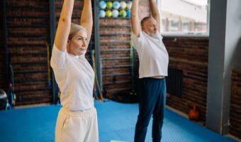 5-Minute Daily Wall Routine: A Japanese Doctor’s Simple Advice to Protect Your Bones After 60