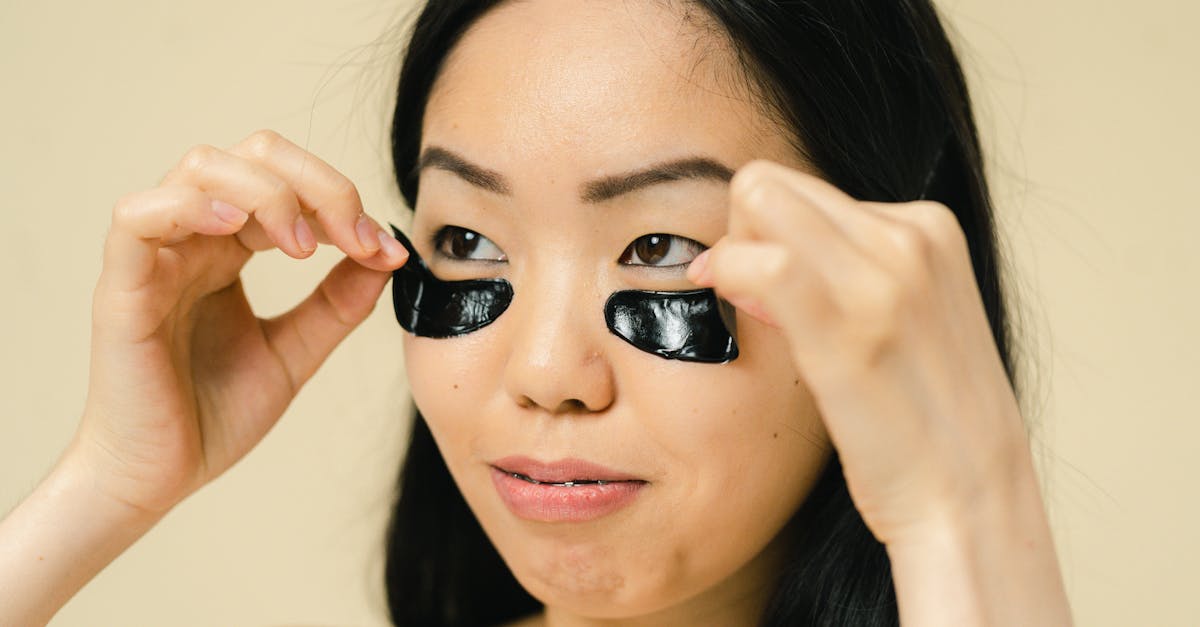 One Spoon a Day: Natural Support for Lighter, More Refreshed Eyes