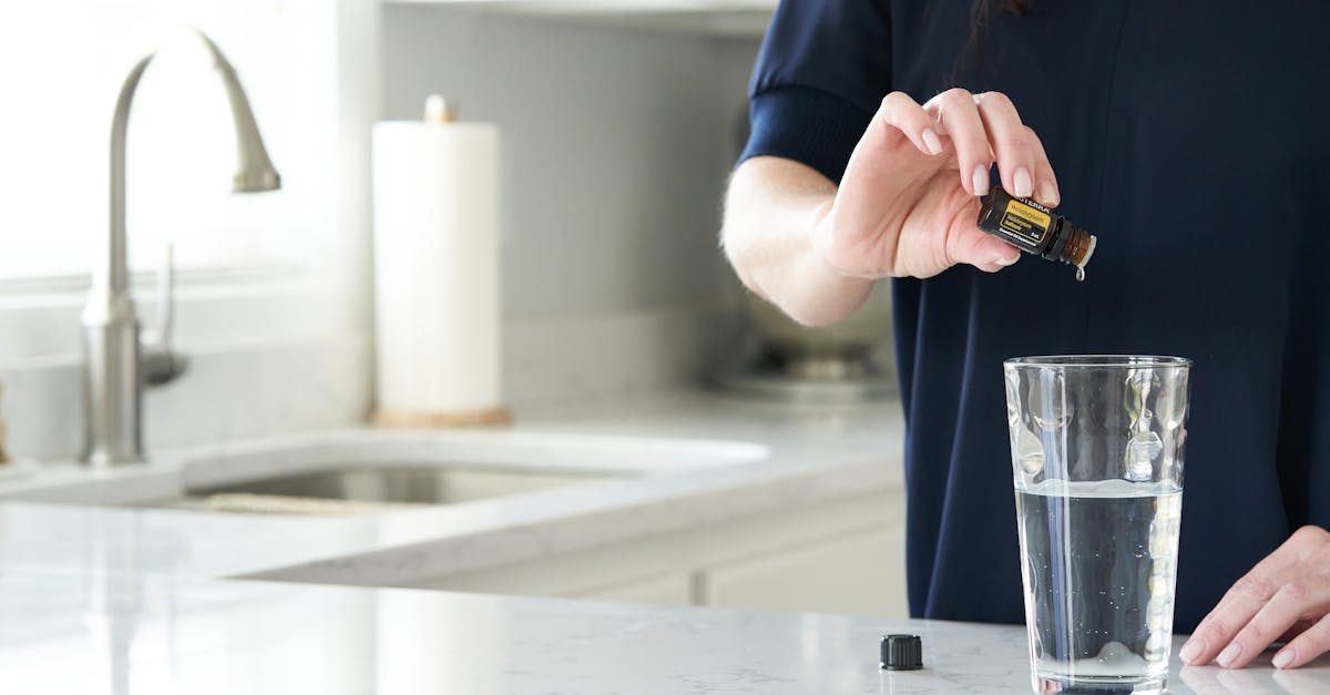 The Natural Trick for Fuller, Healthier Eyebrows and Eyelashes: What Many Women Do at Home