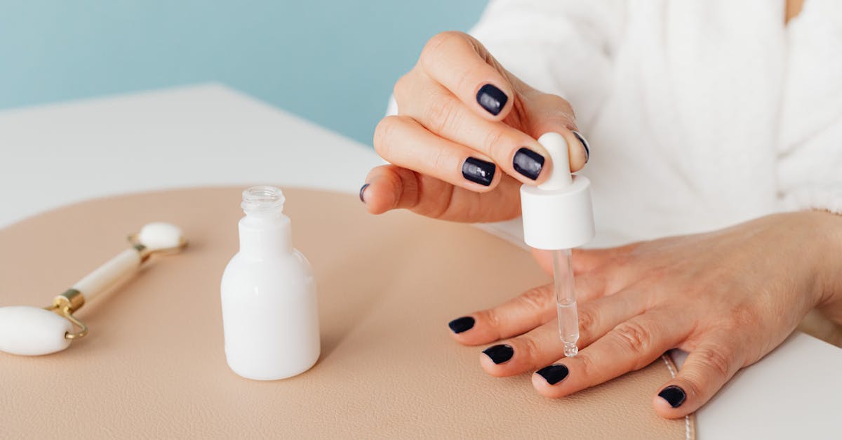 Garlic Oil: The Natural Ritual to Restore Strength and Length to Your Nails