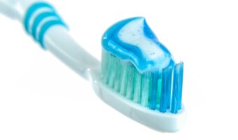 A Simple Homemade Blend That May Naturally Clean and Brighten Your Smile