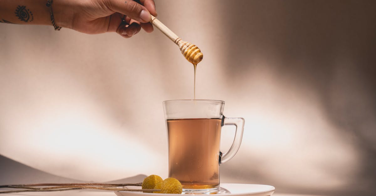 The 7-Day Ritual of Eating Garlic with Honey on an Empty Stomach: A Rediscovered Natural Habit After 45