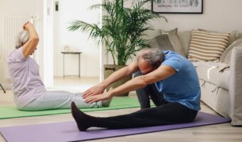 The Japanese 4-Minute Ritual That Can Improve Your Posture After 60