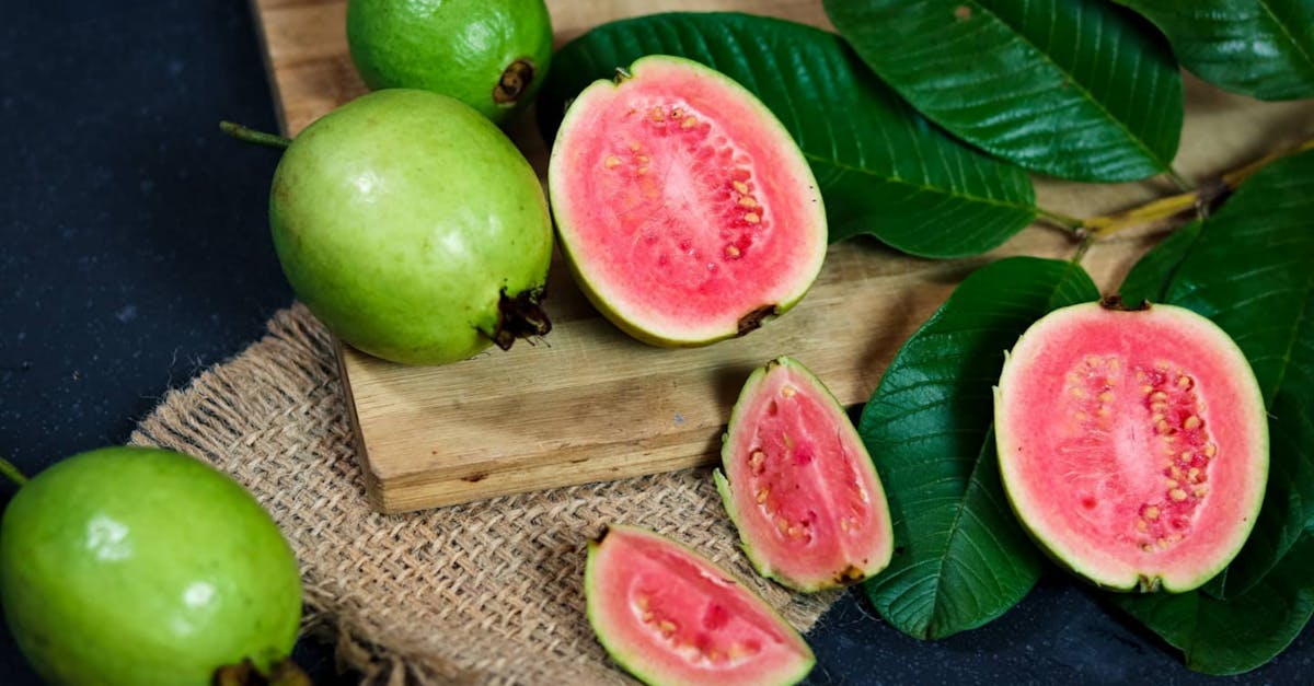 The Forgotten Secret of Guava Leaves for Soothing Tired, Red Eyes
