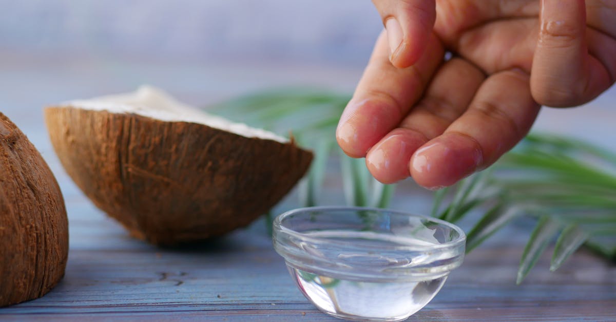 The Natural Home Remedy Many Use to Care for Their Nails