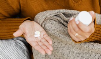 Chewing Cloves Daily: The Simple Habit That Can Transform Your Mornings Naturally
