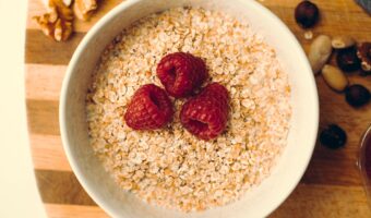 Best Oatmeal Add-Ins for Arterial Health After 75: Simple Daily Habits for a Strong Heart