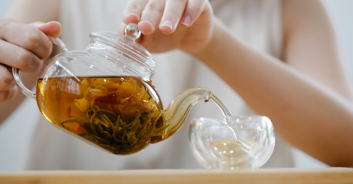 How Papaya Leaf Tea May Enhance Your Daily Wellness: A Natural Habit Worth Exploring