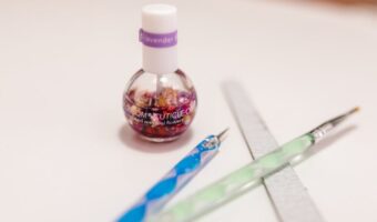How to Support Nail Growth Consciously Using Garlic Oil: Practical Guide and Benefits