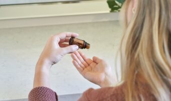 Clove Ritual: A Natural Method to Support Nail Health and Confidence