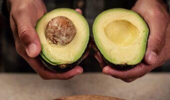 What You Should Know About Avocado Seeds: Tradition, Potential Benefits, and Sensible Rituals