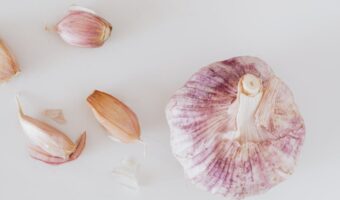 Discover Garlic: The Natural Antibiotic That Could Support Your Daily Health